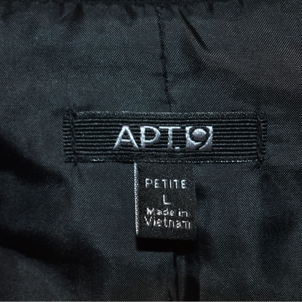 🎉 🥳 HOST PICK 🥳 🎉 WOMEN’S BLACK APT 9 PETITE BLAZER - Picture 4 of 4
